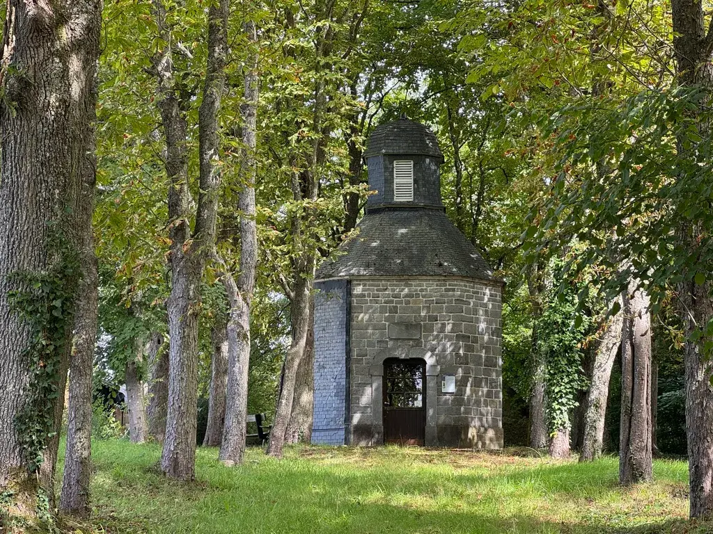 mass is still said at Éprave’s St Roch chapel on his saint’s day, 16 August, to remember the several victims of the village’s 1855 cholera epidemic